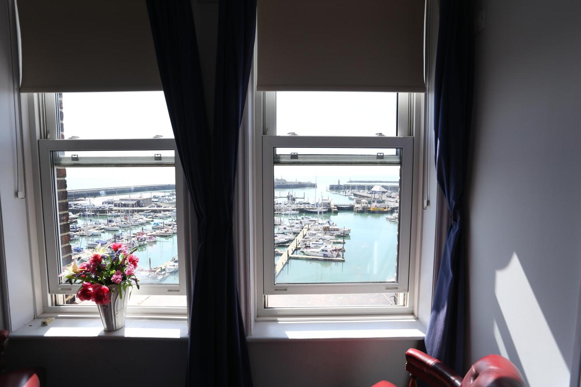 Royal Temple Yacht Club Ramsgate Exterior foto