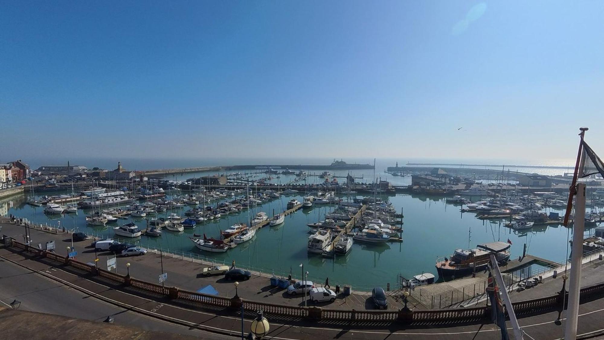 Royal Temple Yacht Club Ramsgate Exterior foto